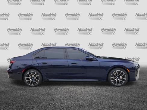Used 2024 BMW 750e xDrive AWD/4WD image 10