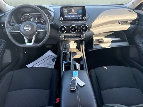 Used 2025 Nissan Sentra SV FWD image 10