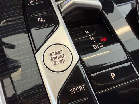 Used 2024 BMW X5 xDrive40i w/ M Sport Package image 24