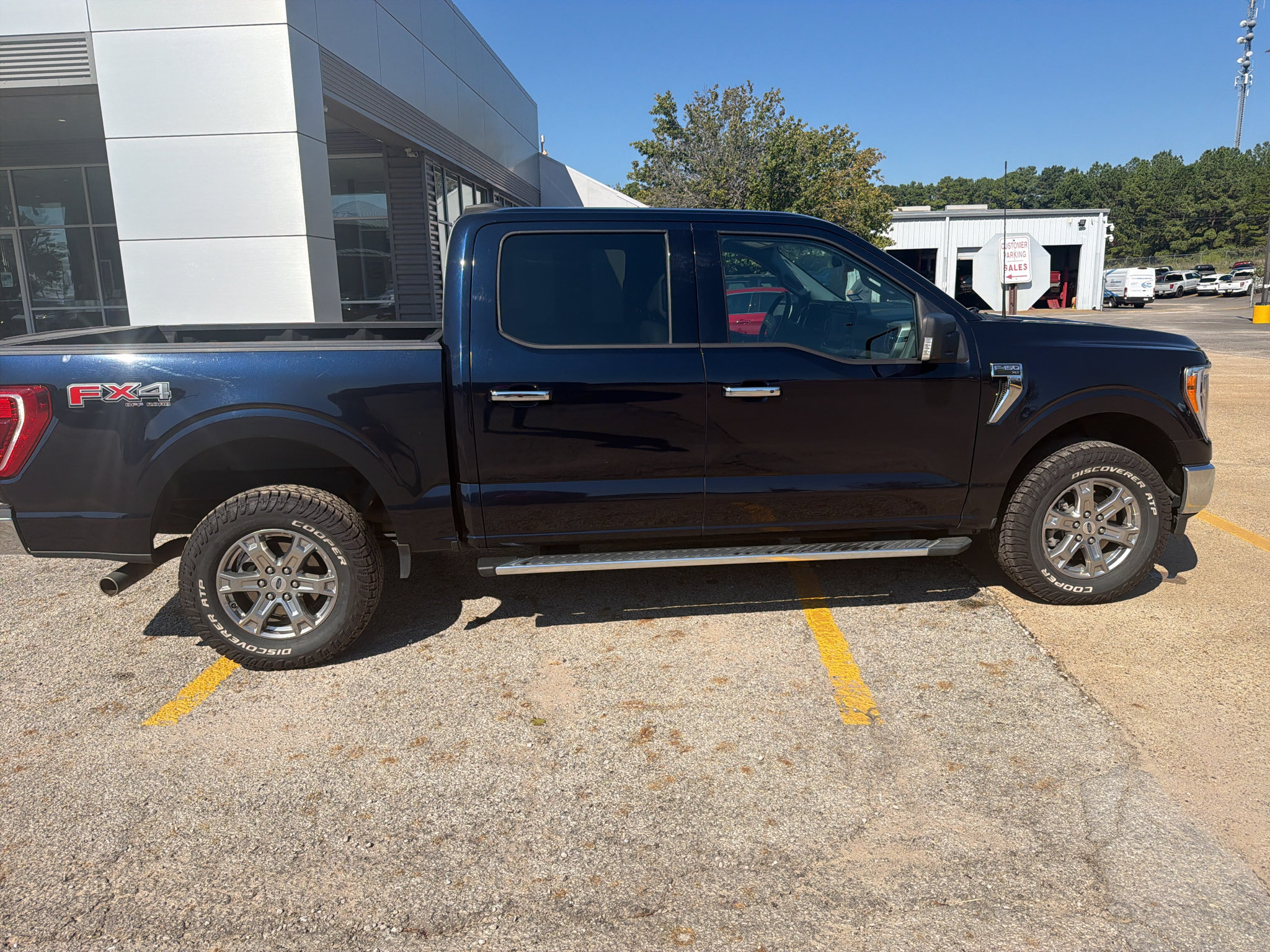 Used 2022 Ford F150 XLT w/ Equipment Group 302A High AWD/4WD image 11