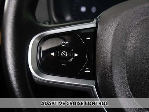 Used 2025 Volvo XC90 B5 Plus AWD/4WD image 5