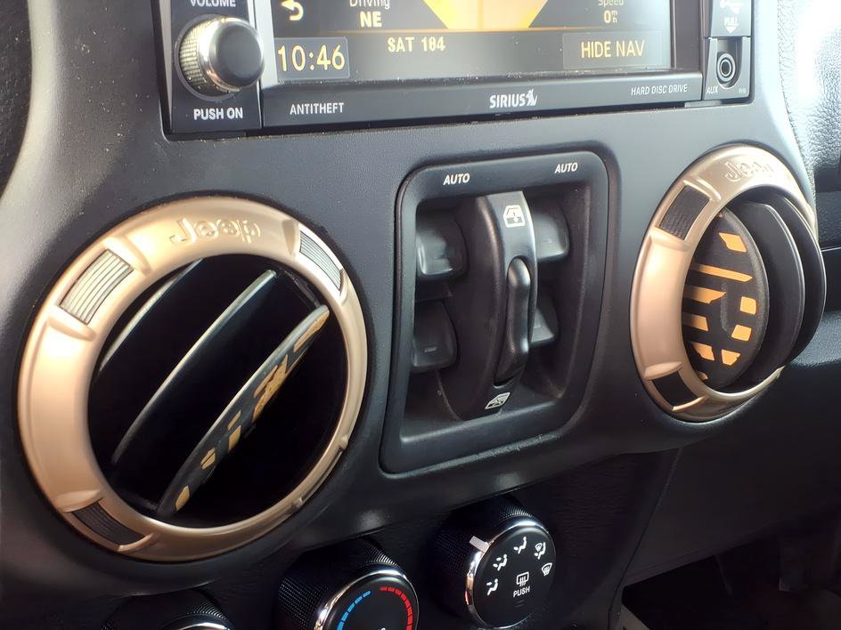 Used 2016 Jeep Wrangler Unlimited Sahara AWD/4WD image 17