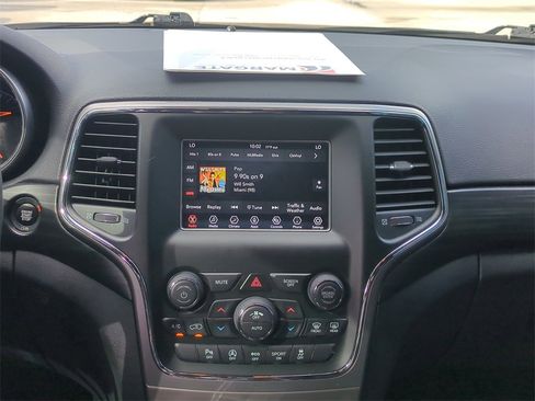 Used 2021 Jeep Grand Cherokee Laredo image 20