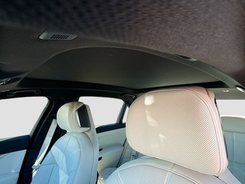 New 2026 BMW 750e xDrive image 26