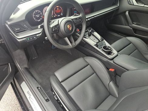 Certified 2025 Porsche 911 Carrera image 4