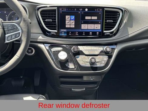 New 2027 Chrysler Pacifica Select FWD image 13