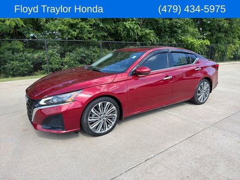 Used 2023 Nissan Altima 2.5 SL FWD image 1