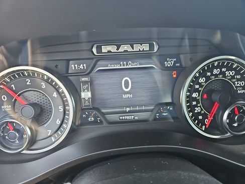 Used 2025 RAM 1500 Laramie AWD/4WD image 15