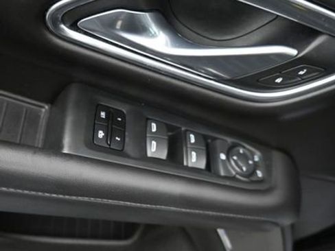 Used 2021 Chevrolet Suburban LT image 13