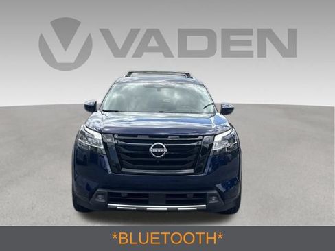 Used 2022 Nissan Pathfinder SL w/ SL Premium Package FWD image 3