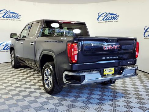 Used 2025 GMC Sierra 1500 SLT image 2