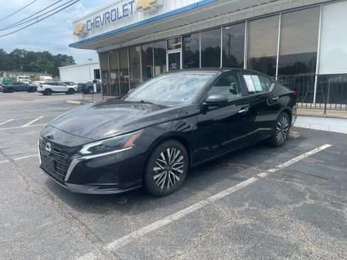 Used 2025 Nissan Altima 2.5 SV FWD image 31