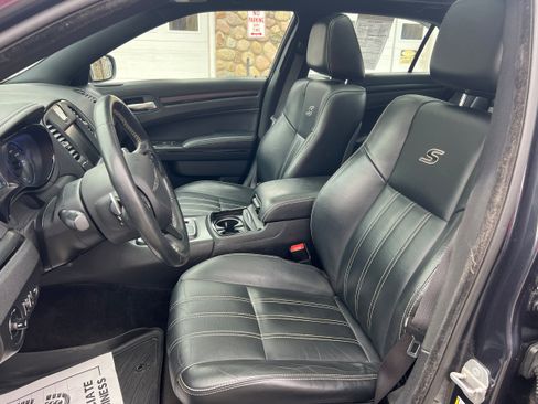 Used 2016 Chrysler 300 S image 12