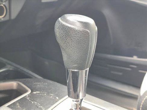 Used 2017 Toyota RAV4 XLE FWD image 8