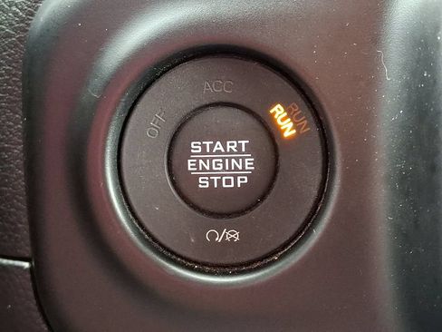 Used 2022 Jeep Wrangler Sport AWD/4WD image 25