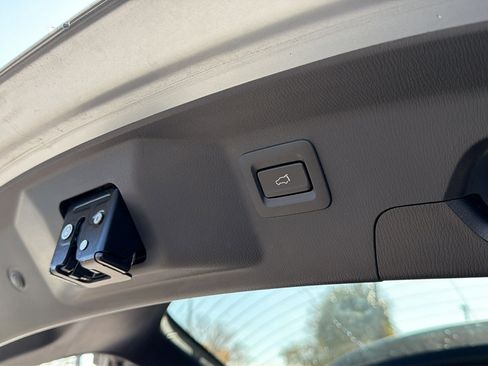 Certified 2023 MAZDA CX-9 Touring Plus image 33