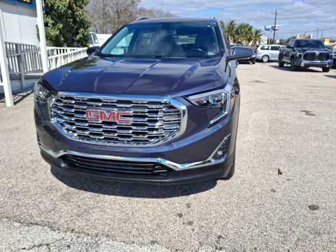 Used 2019 GMC Terrain SLT w/ Preferred Package FWD image 3