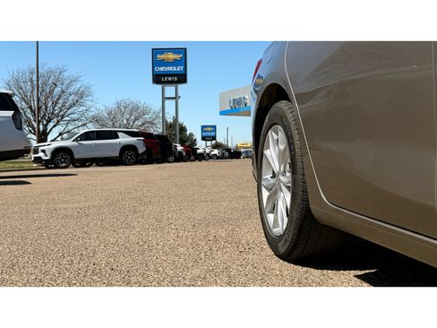 Used 2022 Chevrolet Malibu LT image 8
