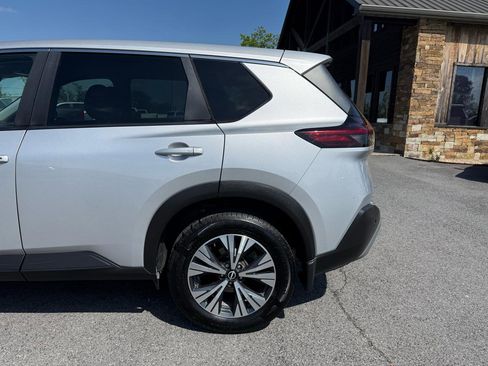Used 2022 Nissan Rogue SV FWD image 35