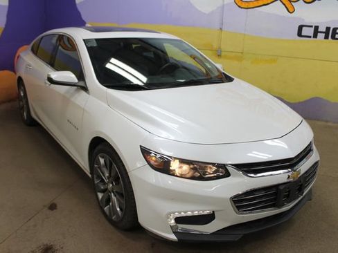 Used 2016 Chevrolet Malibu Premier FWD image 2