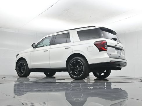 Used 2023 Ford Expedition Limited AWD/4WD image 58