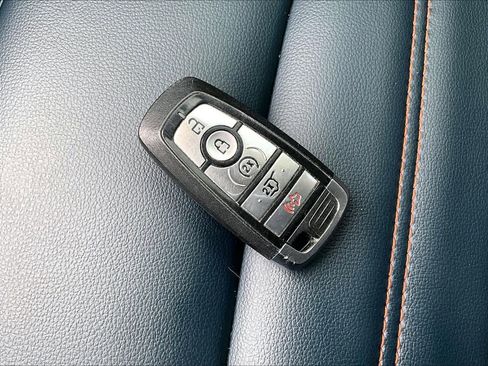 Used 2022 Ford Edge SEL w/ Sport Appearance Package image 14