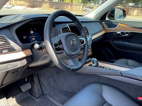 Used 2025 Volvo XC90 B5 Plus w/ Protection Package Premier image 17