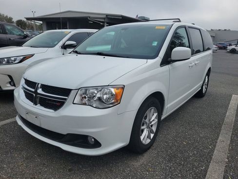 Used 2018 Dodge Grand Caravan SXT image 8