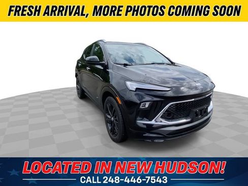 Used 2025 Buick Encore GX Sport Touring FWD image 4