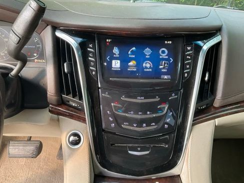 Used 2015 Cadillac Escalade ESV Premium AWD/4WD image 14