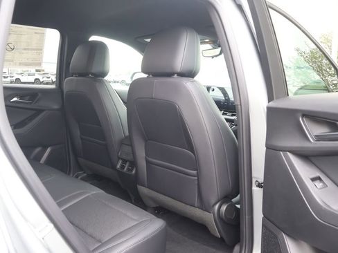 New 2026 Chevrolet Equinox LT w/ Convenience Package II FWD image 41