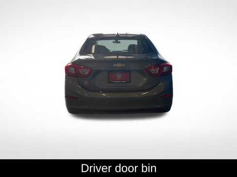 Used 2017 Chevrolet Cruze LT FWD image 18