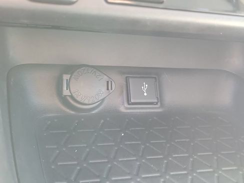 Used 2021 Toyota RAV4 XLE Premium AWD/4WD image 28