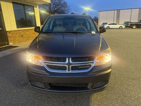 Used 2018 Dodge Journey SE image 10