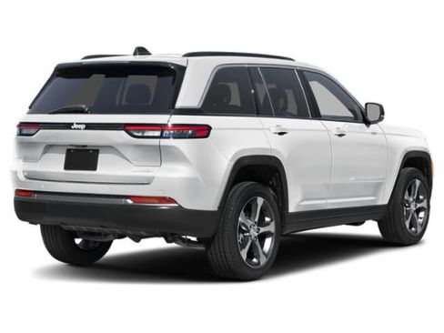 New 2027 Jeep Grand Cherokee Altitude AWD/4WD image 3