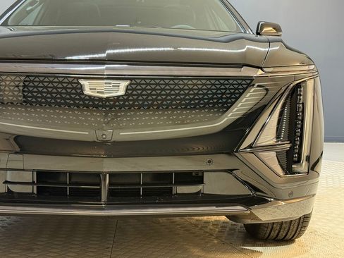 New 2026 Cadillac Lyriq Sport AWD/4WD image 19