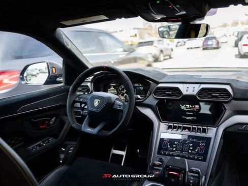 Used 2023 Lamborghini Urus Performante AWD/4WD image 20