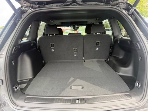 New 2025 Jeep Grand Cherokee Laredo w/ Luxury Tech Group I image 11