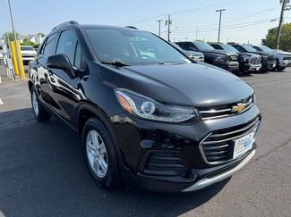 Used 2020 Chevrolet Trax LT w/ LT Convenience Package FWD video 1