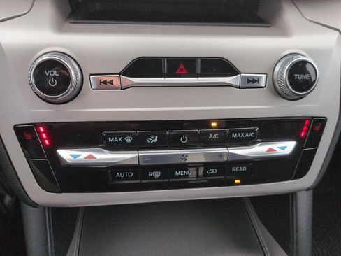 Used 2024 Ford Explorer XLT w/ Class IV Trailer Tow Package image 11