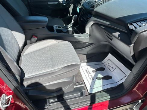 Used 2017 Ford Escape SE w/ SE Cold Weather Package FWD image 12