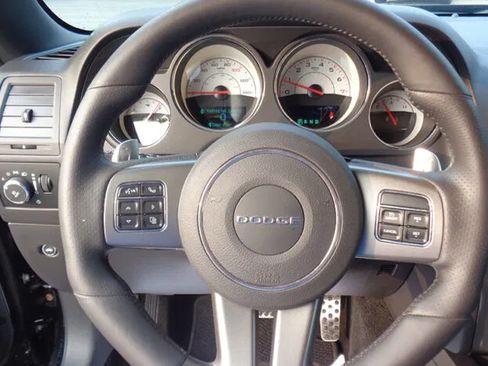 Used 2014 Dodge Challenger SXT RWD image 18
