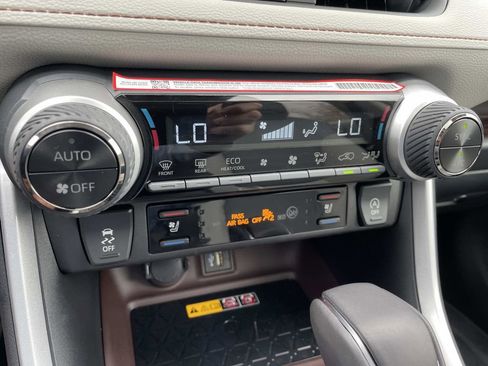 Used 2025 Toyota RAV4 Limited image 23