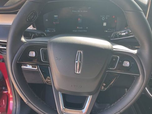 Used 2025 Lincoln Corsair AWD w/ Equipment Group 101A image 10