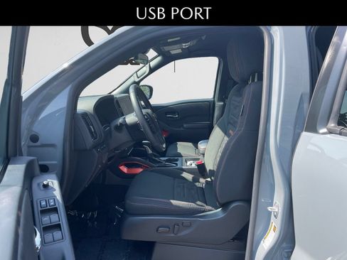 Used 2025 Nissan Frontier PRO-4X AWD/4WD image 8