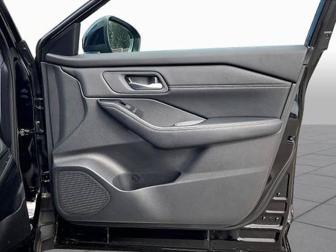 Certified 2024 Nissan Rogue SL FWD image 22