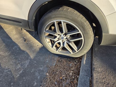 Used 2017 Ford Explorer Sport image 10