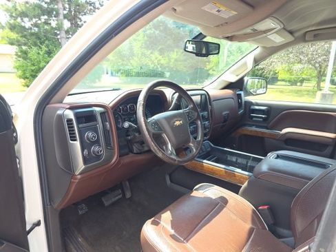 Used 2015 Chevrolet Silverado 1500 High Country AWD/4WD image 9