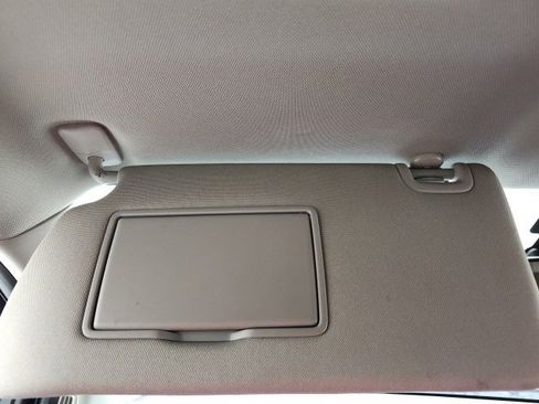 Used 2024 Nissan Frontier SV image 69