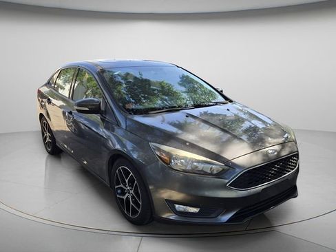 Used 2018 Ford Focus SEL FWD image 4